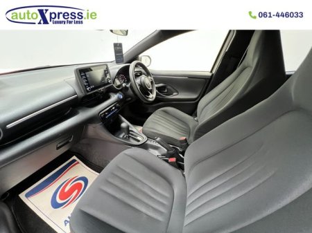 2021 Toyota Yaris - photo 14