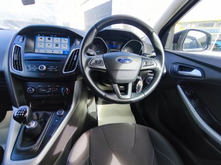 2017 Ford Focus - photo 14