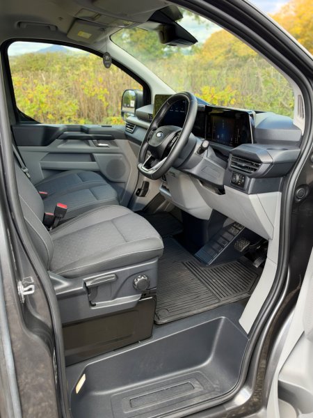 2025 Ford Transit Custom - photo 17