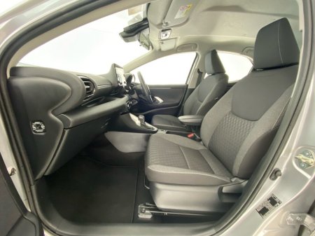 2023 Toyota Yaris - photo 6