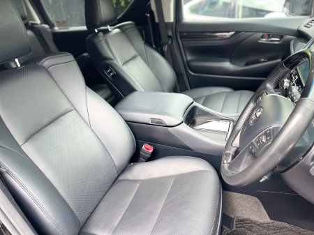 2019 Toyota Alphard - photo 10
