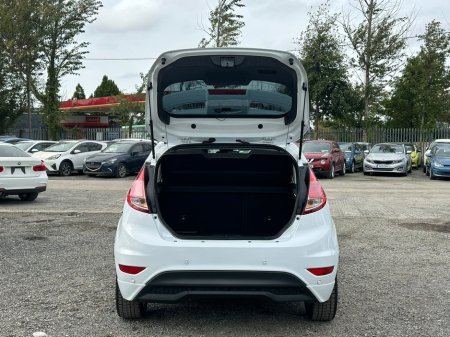 2015 Ford Fiesta - photo 9