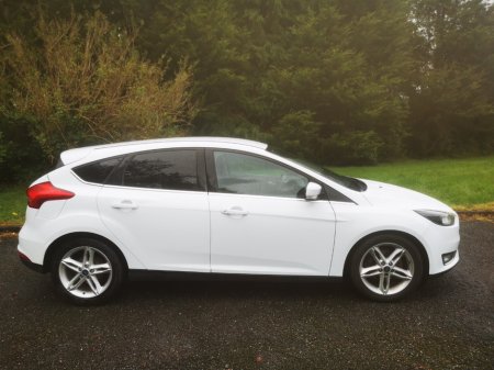 2017 Ford Focus - photo 2