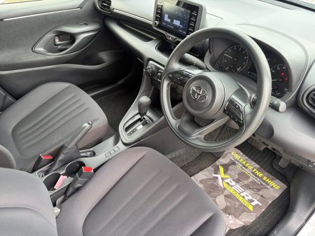 2023 Toyota Yaris - photo 3