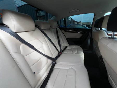 2011 Volkswagen Passat - photo 10
