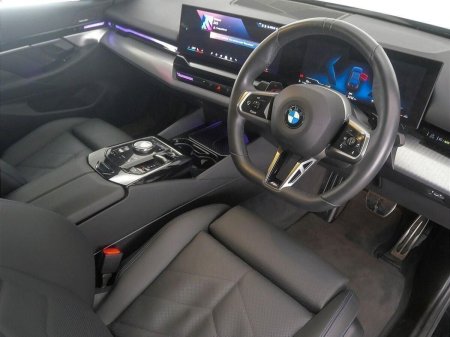 2025 BMW 5-Series - photo 6