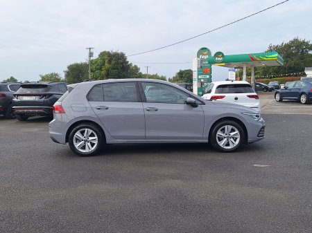 2024 Volkswagen Golf - photo 2