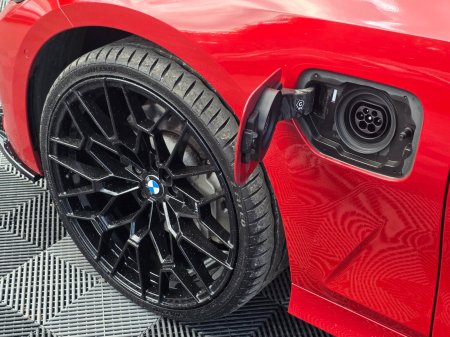 2022 BMW 3-Series - photo 12