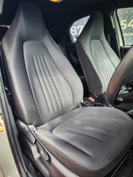 2023 Toyota Yaris - photo 25