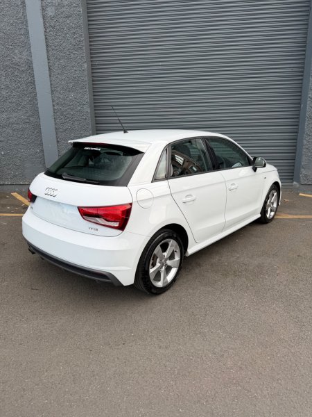 2015 Audi A1 - photo 2
