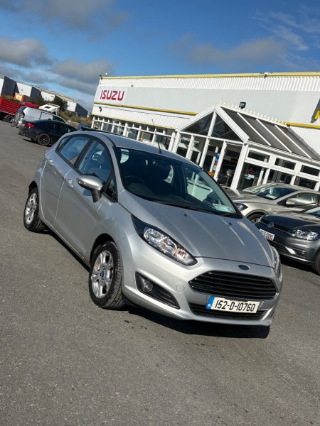 2015 Ford Fiesta - photo 2