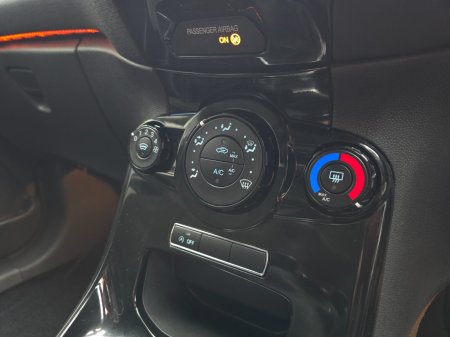 2015 Ford Fiesta - photo 15