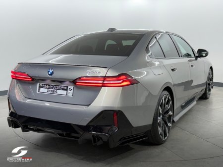 2024 BMW 5-Series - photo 4