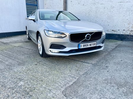 2020 Volvo S90 D4 190hp Momentum Auto