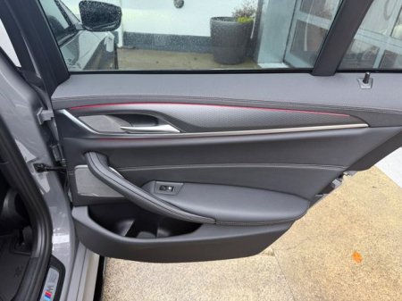 2022 BMW 5-Series - photo 24