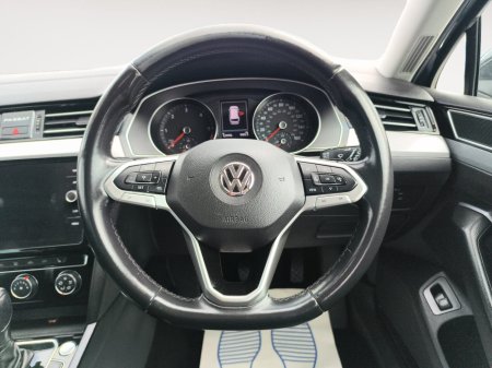 2020 Volkswagen Passat - photo 17