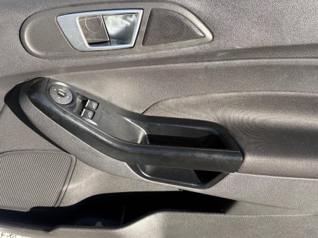 2016 Ford Fiesta - photo 8