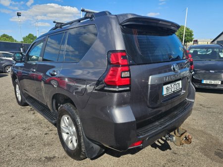 2019 Toyota Land Cruiser - photo 4