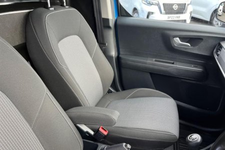 2024 Ford Transit Courier - photo 32