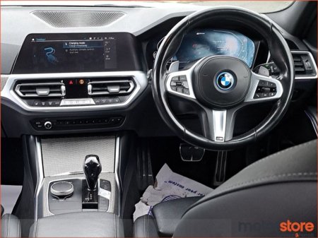 2022 BMW 3-Series - photo 4