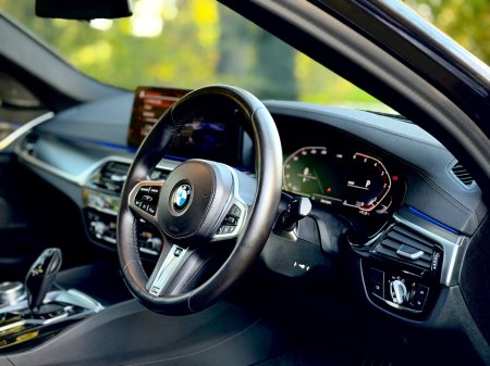 2021 BMW 5-Series - photo 17