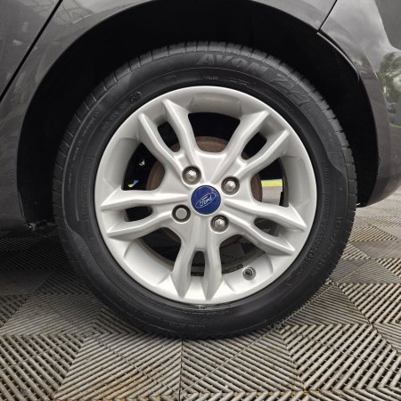 2016 Ford Fiesta - photo 9