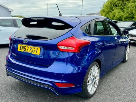2017 Ford Focus - photo 4