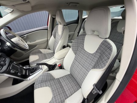 2018 Volvo V40 - photo 47