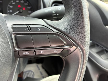 2020 Toyota Yaris - photo 16