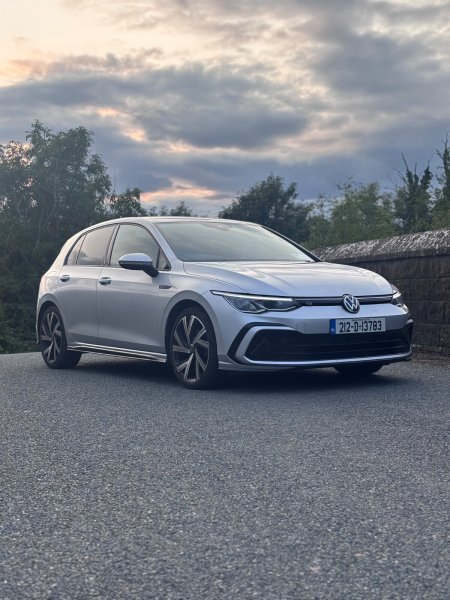 2021 Volkswagen Golf - photo 2