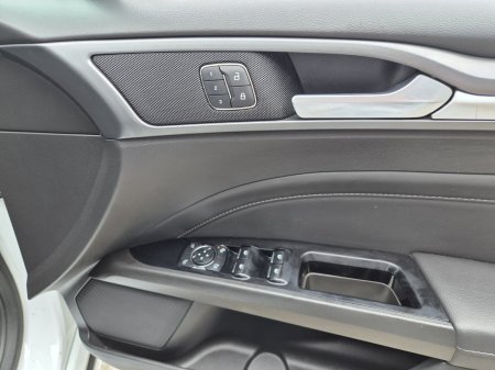 2015 Ford Mondeo - photo 23