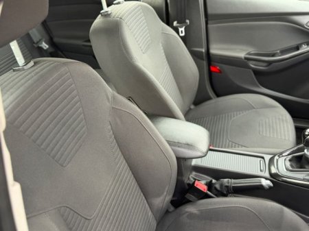 2017 Ford Focus - photo 9