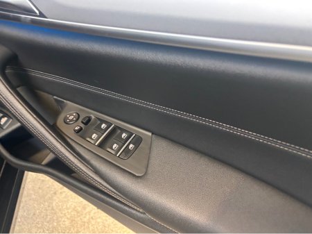 2023 BMW 5-Series - photo 9