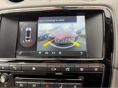 2017 Jaguar XJ - photo 17