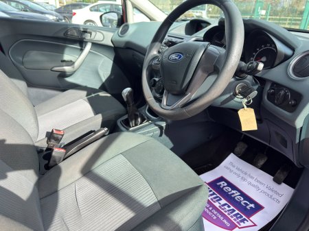 2010 Ford Fiesta - photo 10