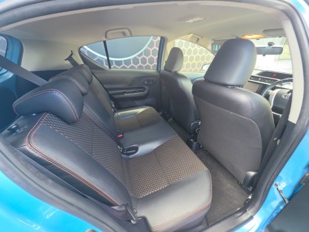 2015 Toyota Aqua - photo 15