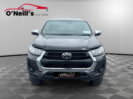 2025 Toyota Hilux - photo 2