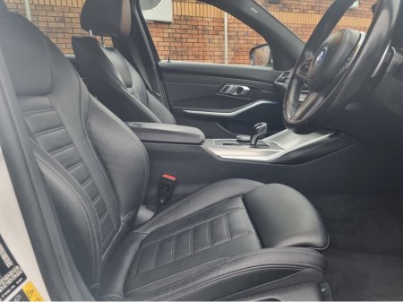 2022 BMW 3-Series - photo 22