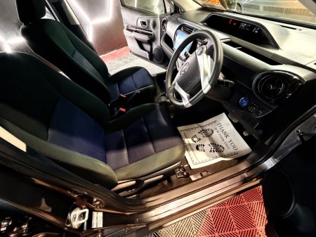 2016 Toyota Aqua - photo 8