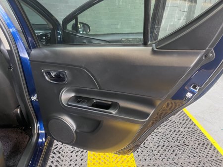 2017 Toyota Aqua - photo 15