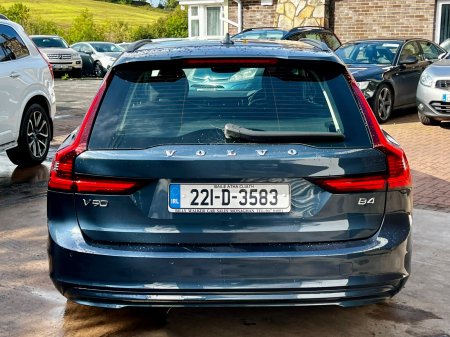2022 Volvo V90 - photo 7
