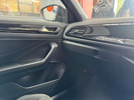 2024 Volkswagen T-Roc - photo 8