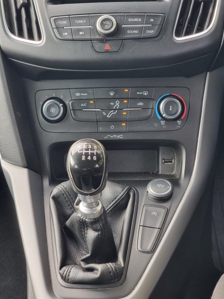 2015 Ford Focus - photo 17