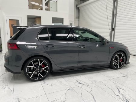 2022 Volkswagen Golf - photo 2