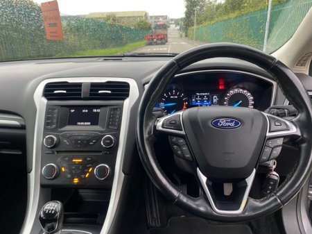 2015 Ford Mondeo - photo 16