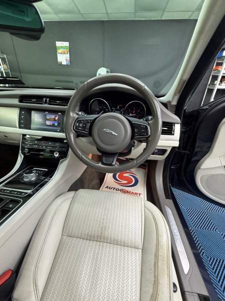 2016 Jaguar XF - photo 19