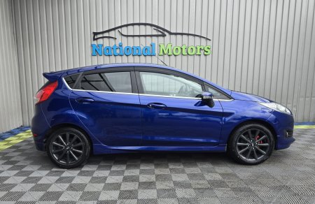 2015 Ford Fiesta - photo 2