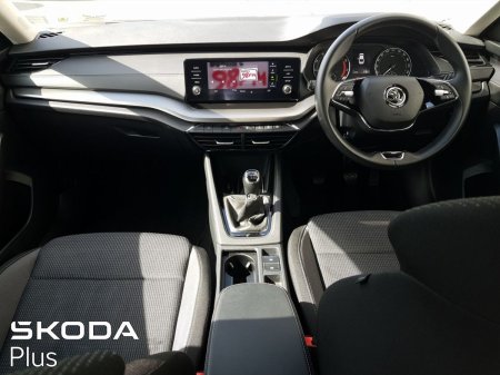 2023 Skoda Octavia - photo 2