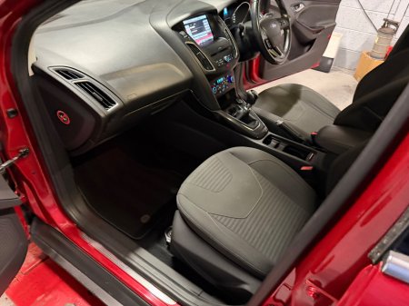 2016 Ford Focus - photo 19