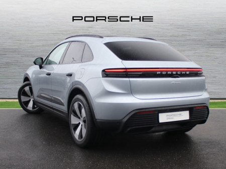 2026 Porsche Macan - photo 2